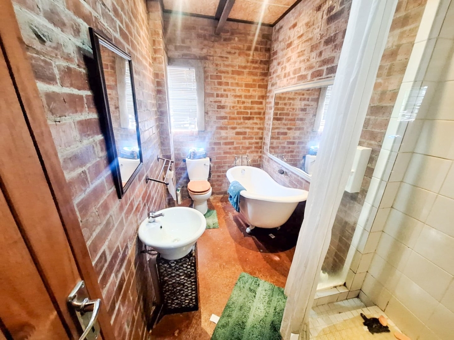 4 Bedroom Property for Sale in Pellissier Free State